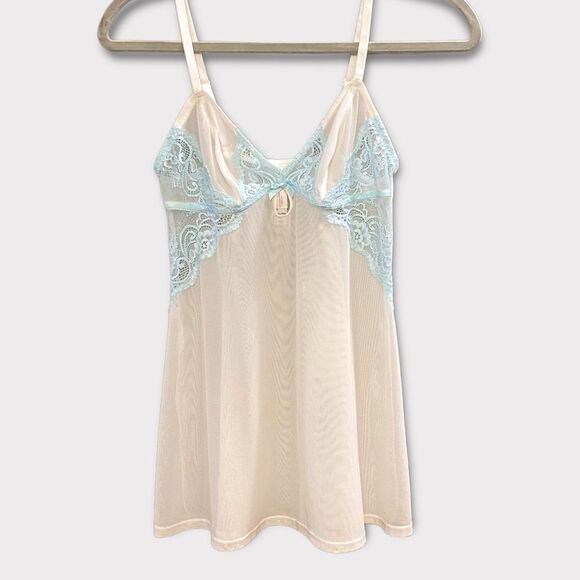 Gilligan & O’Malley (XS) Sheer White Lace Detailed Chemise & Panties Set - Picture 1 of 6